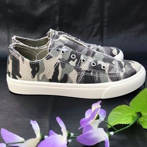 Madden Girl Women Fashion Sneaker Green Camo Sz 9